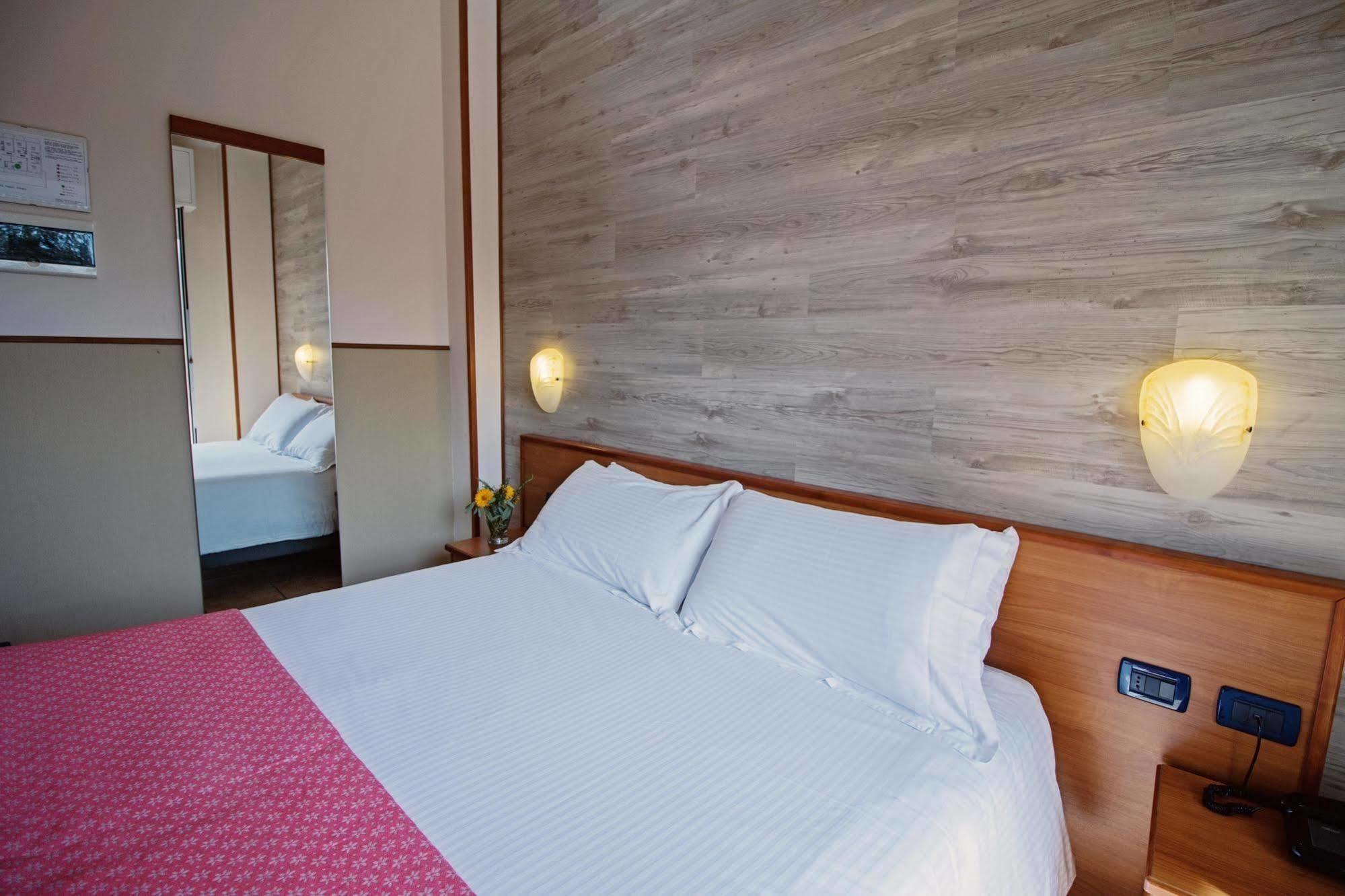 Fuipiano Valle Imagna Albergo Moderno & Spa מראה חיצוני תמונה